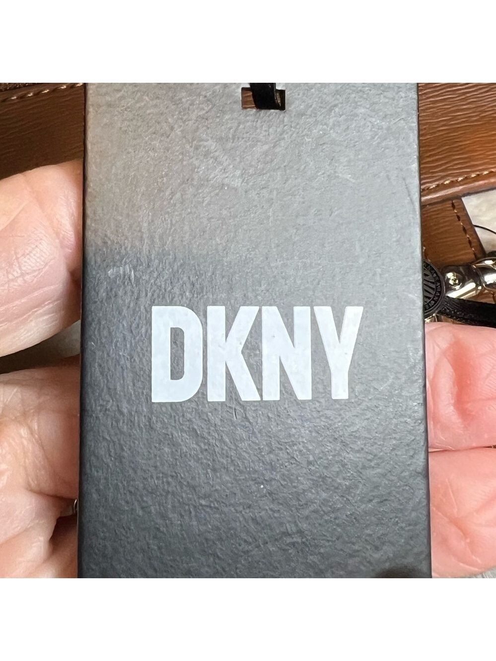 DKNY BRYANT MEDIUM TOTE - Picture 13 of 15